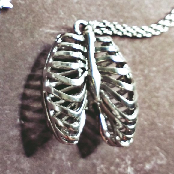 Silver 3D Skeleton Rib-Cage Bones Necklace - Picture 5 of 7